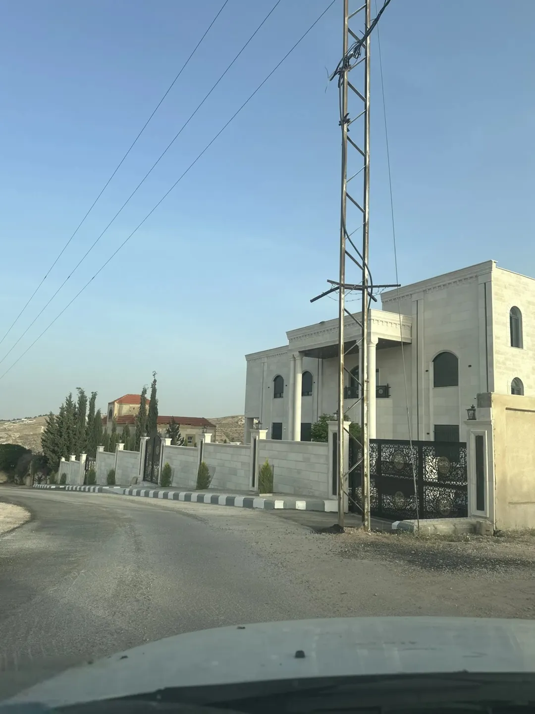 فُرصة العُمر لبناء منزل الأحلام ( منطقة بيرين حوض الحبل ) الإطلالة الأجمل في بيرين منطقة (قصور وفلل)