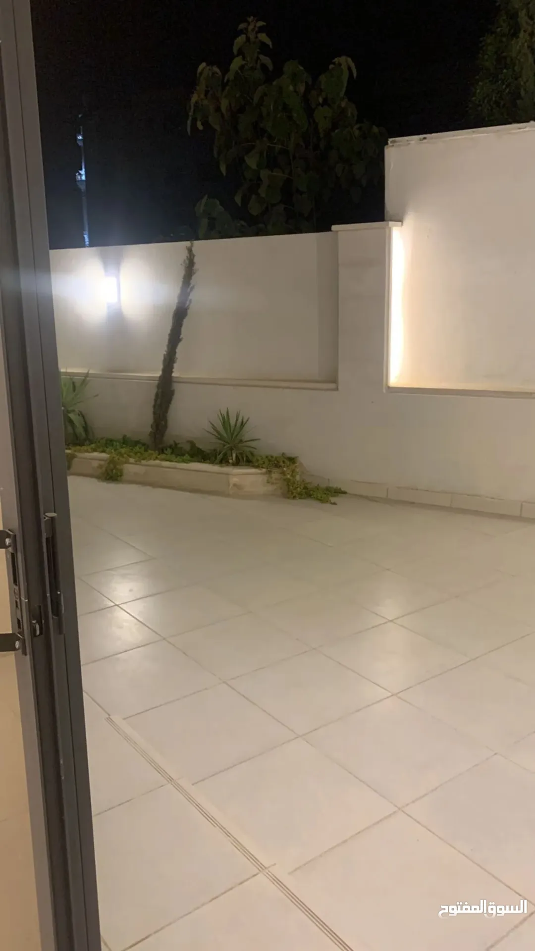 شقة مميزة للبيع في الياسمين قرب جسر الارسال ومسجد الهادي