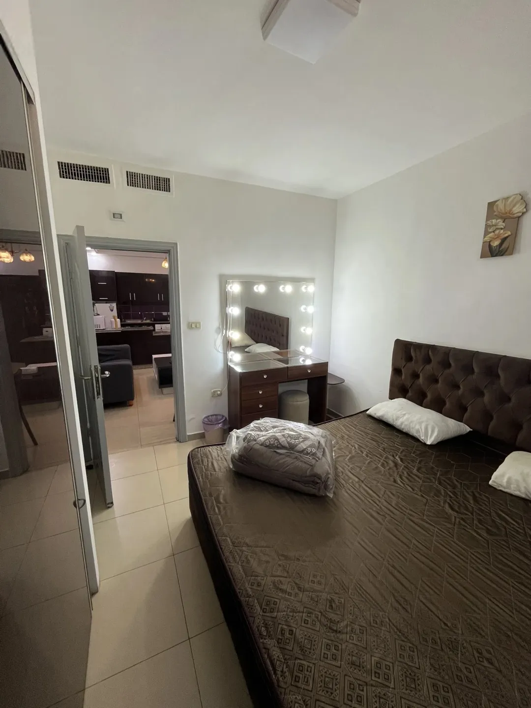 استوديو أنيق في عبدون – موقع مميز قريب من جميع الخدمات والمولات والكافيهات – تواصل واتس اب مع المالك | ID 911321