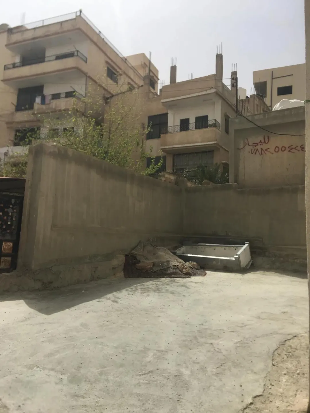 منزل طابقين مع حديقة للبيع / الزواهرة / الفلاح في منطقة قريبة من الخدمات / مرخص ومطوّب