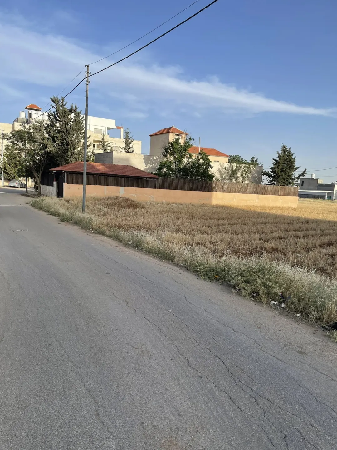 شقة فاخرة للبيع في الطنيب بالقرب من ايكيا وجامعة الشرق الأوسط