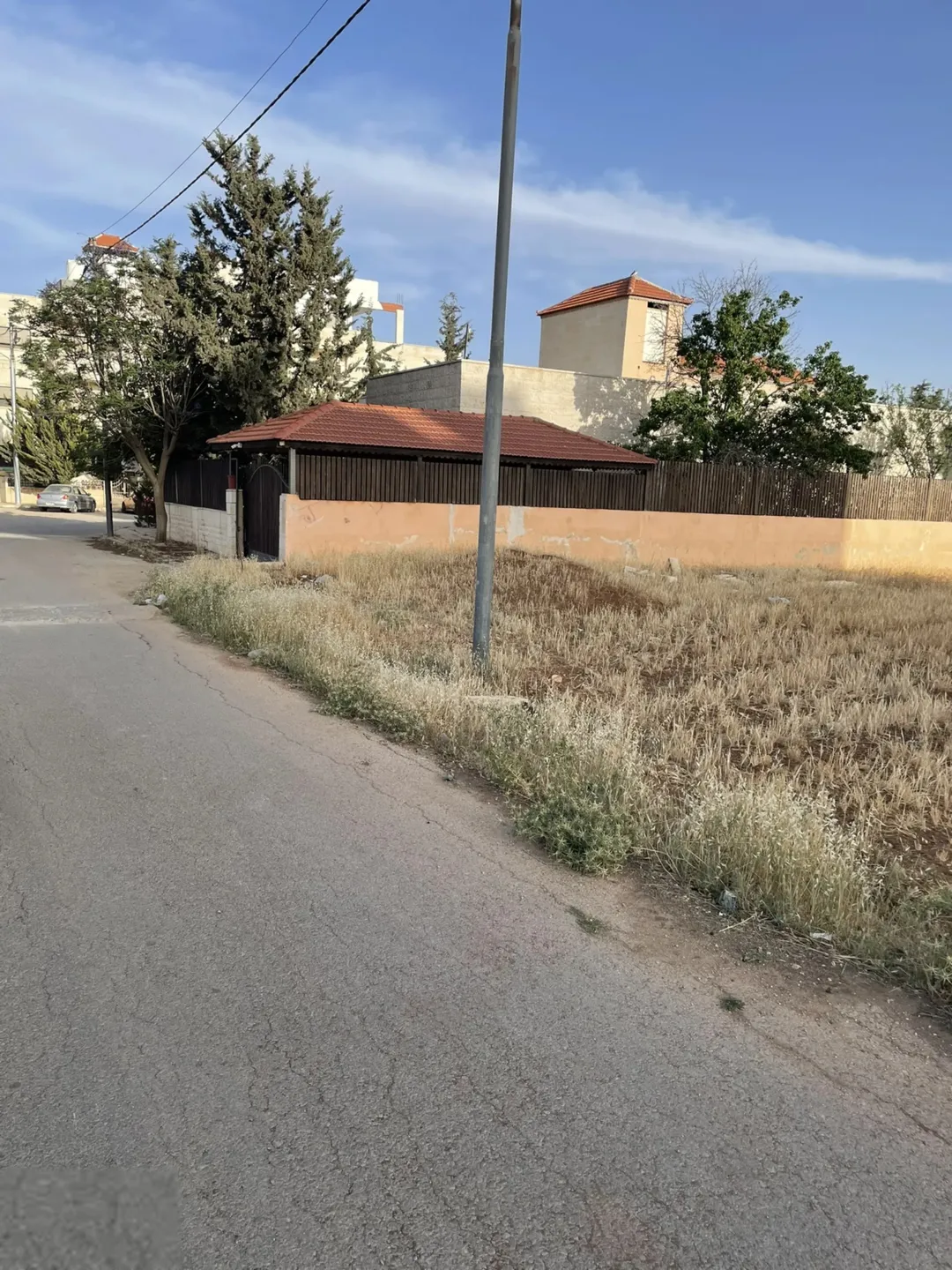 شقة فاخرة للبيع في الطنيب بالقرب من ايكيا وجامعة الشرق الأوسط