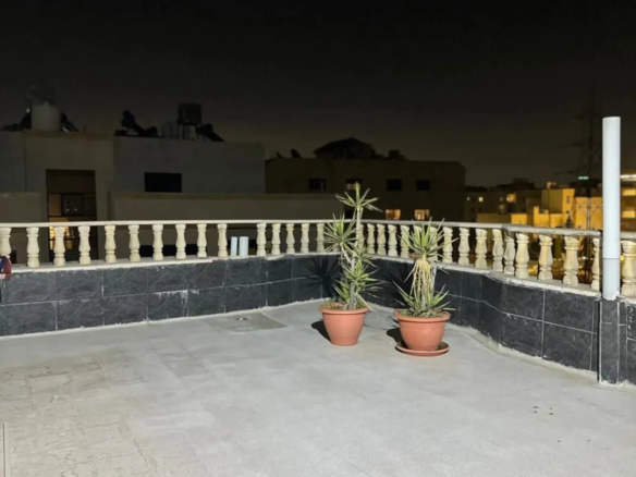 روف فخم مفروش للإيجار في قلب الجندويل | ID 739074