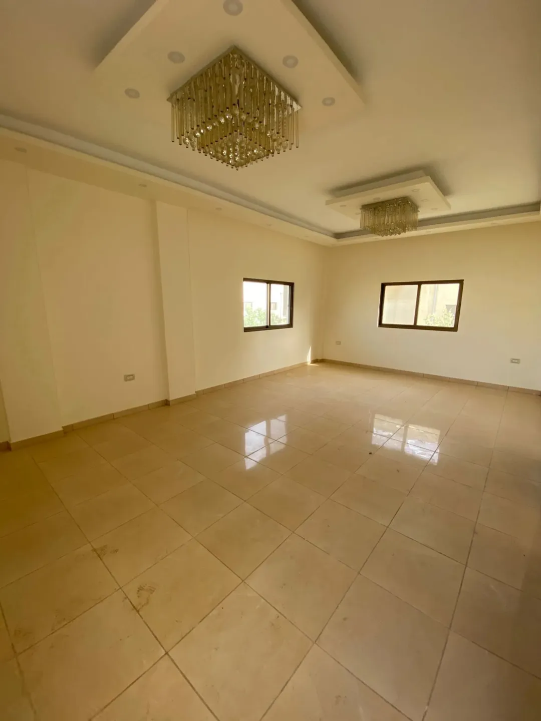 عمارة سكنية للبيع في مادبا – حنينا