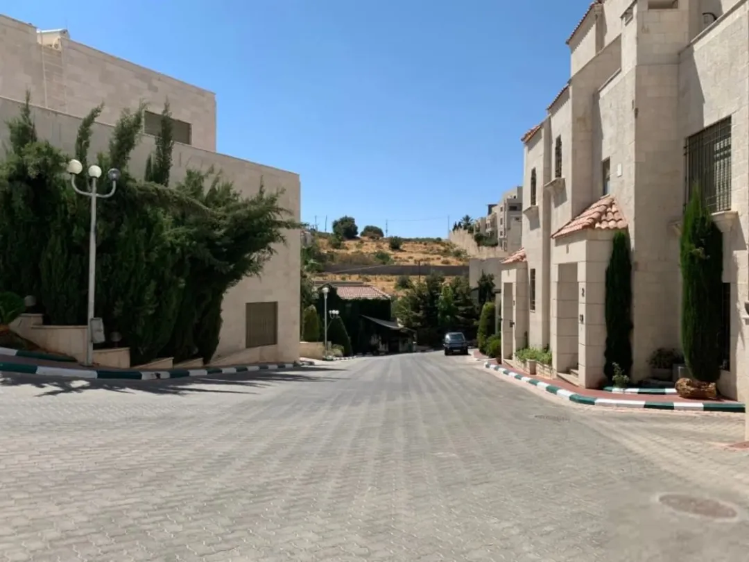 فيلا مستقله داخل مجمع كامباوند التواصل فقط واست