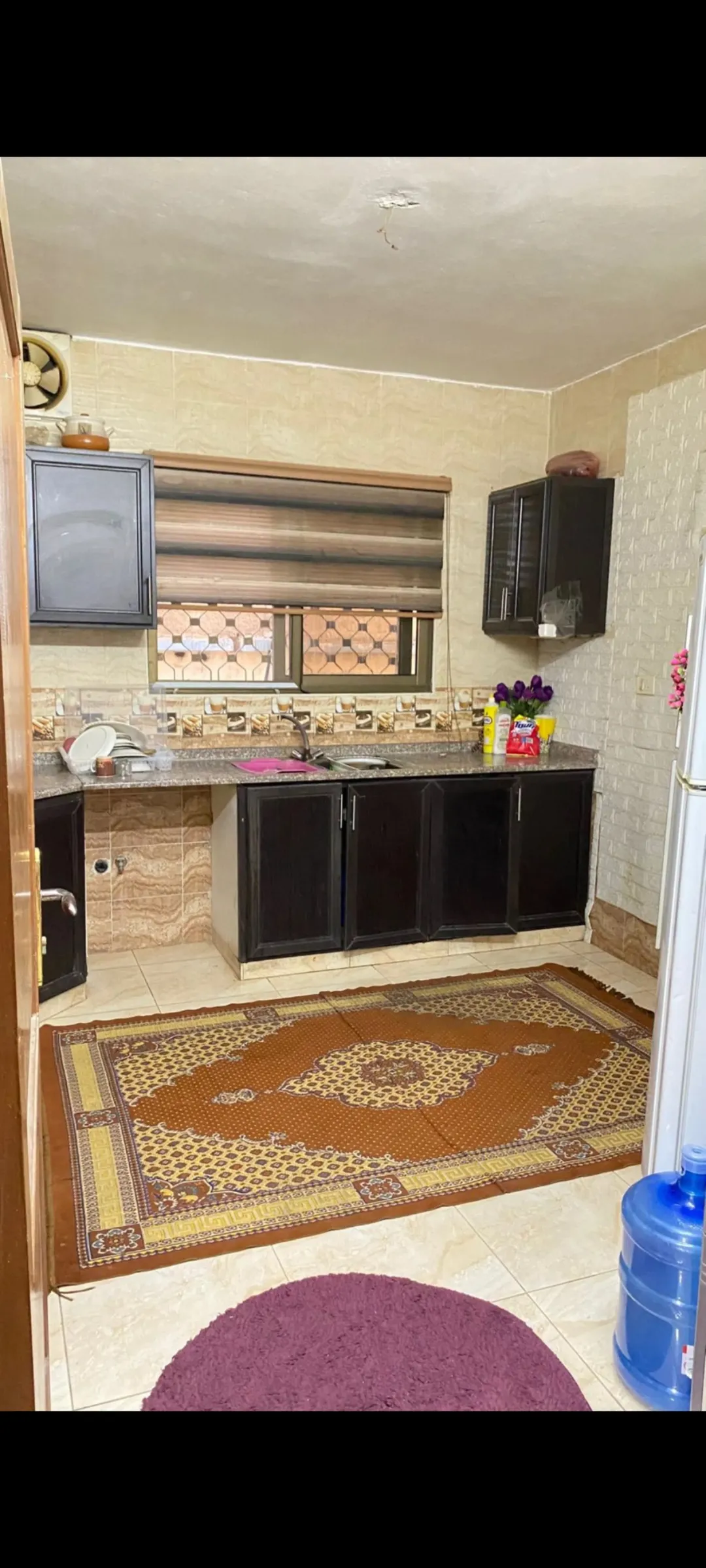 شقة للبيع في الزرقاء. الزرقاء الجديده خلف ابراهيم القاضي ومطعم السيران بجانب سوبر ماركت ابو رياض