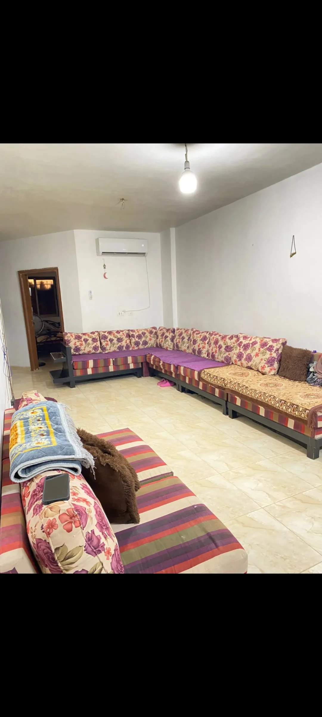 شقة للبيع في الزرقاء. الزرقاء الجديده خلف ابراهيم القاضي ومطعم السيران بجانب سوبر ماركت ابو رياض