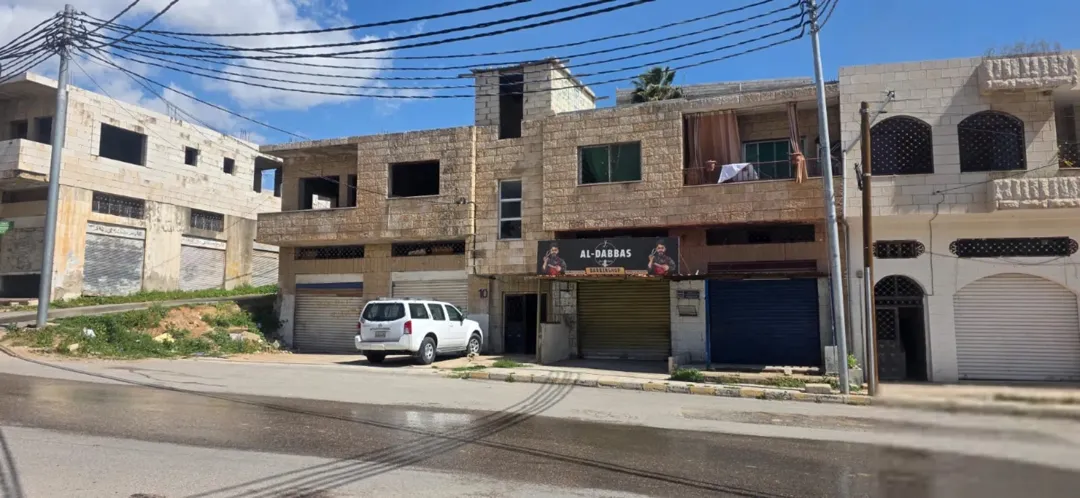 مبنيان سكني وتجاري للبيع في جرش – منطقة الجبارات