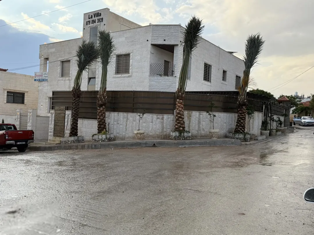 ڤيلا فاخرة دوبلكس في الزرقاء الجديدة جبل المغير