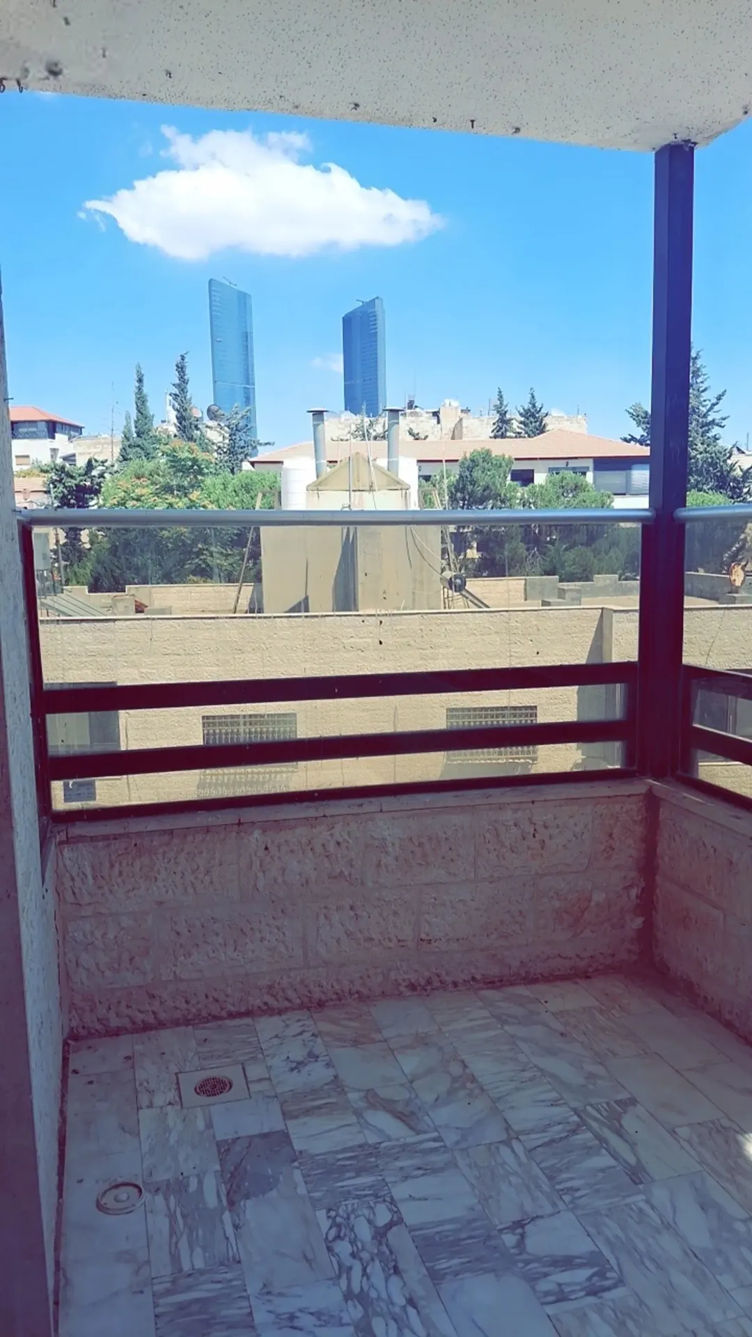 شقة واسعة ومطلة للبيع في أفخم مناطق عمان – الدوار السابع
