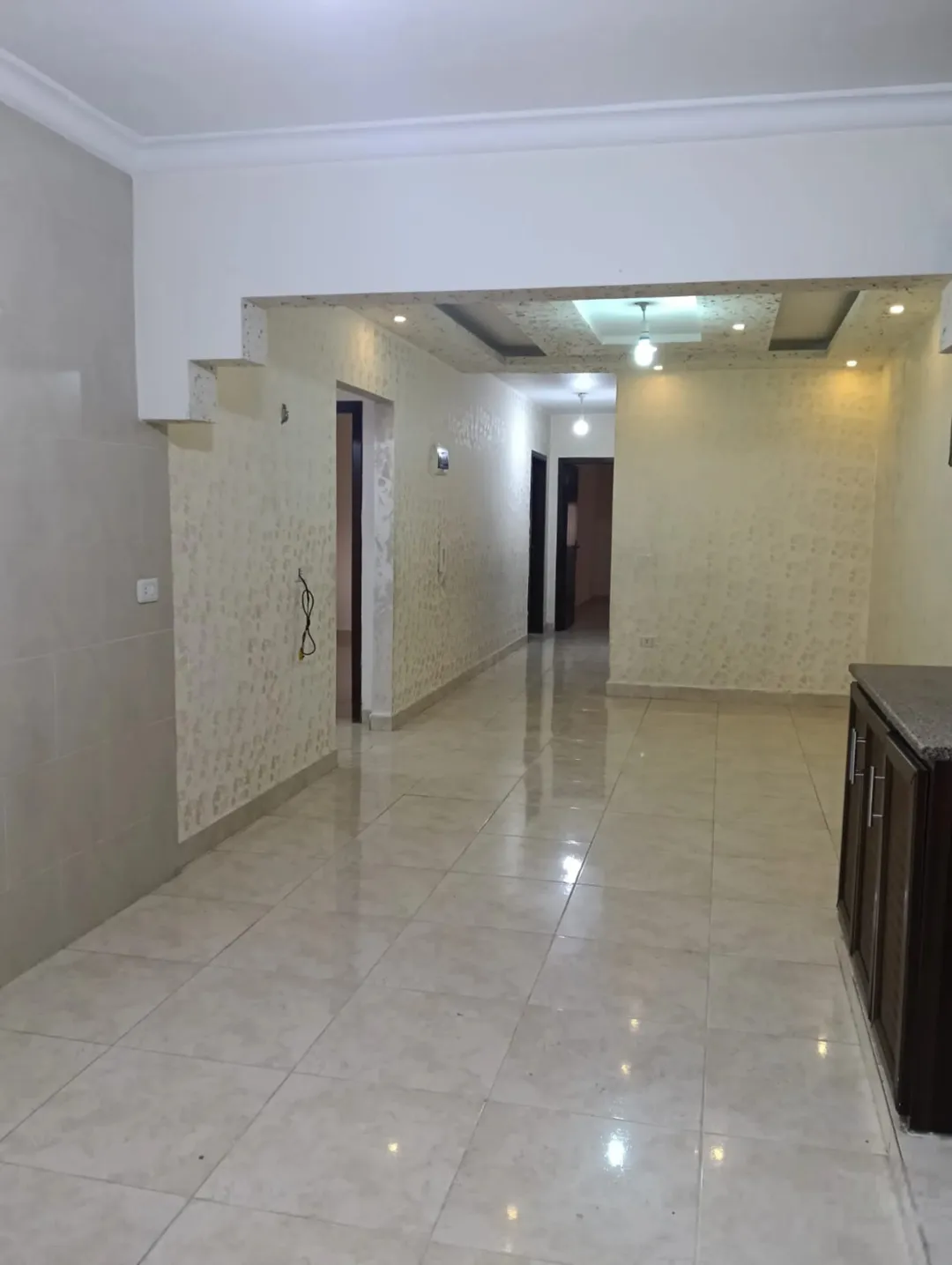 شقة طابقية للبيع في جبل طارق – الزرقاء