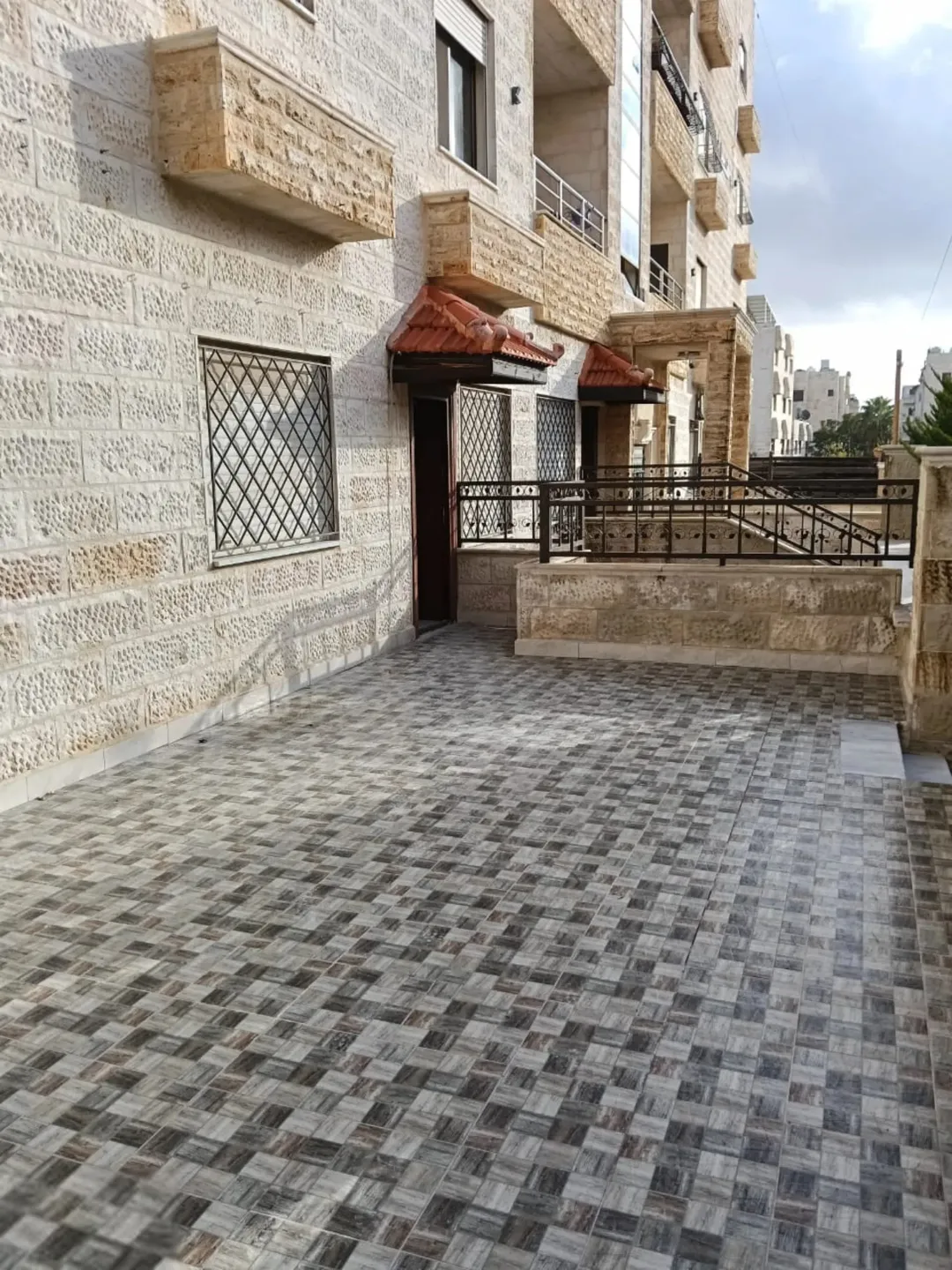 شقة ارضية 140 متر الدوار السابع مباشرة بدون وسطاء.