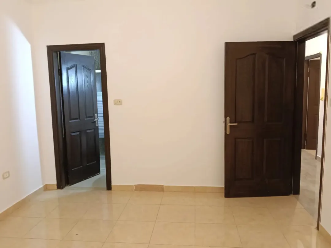 شقة ارضية 140 متر الدوار السابع مباشرة بدون وسطاء.