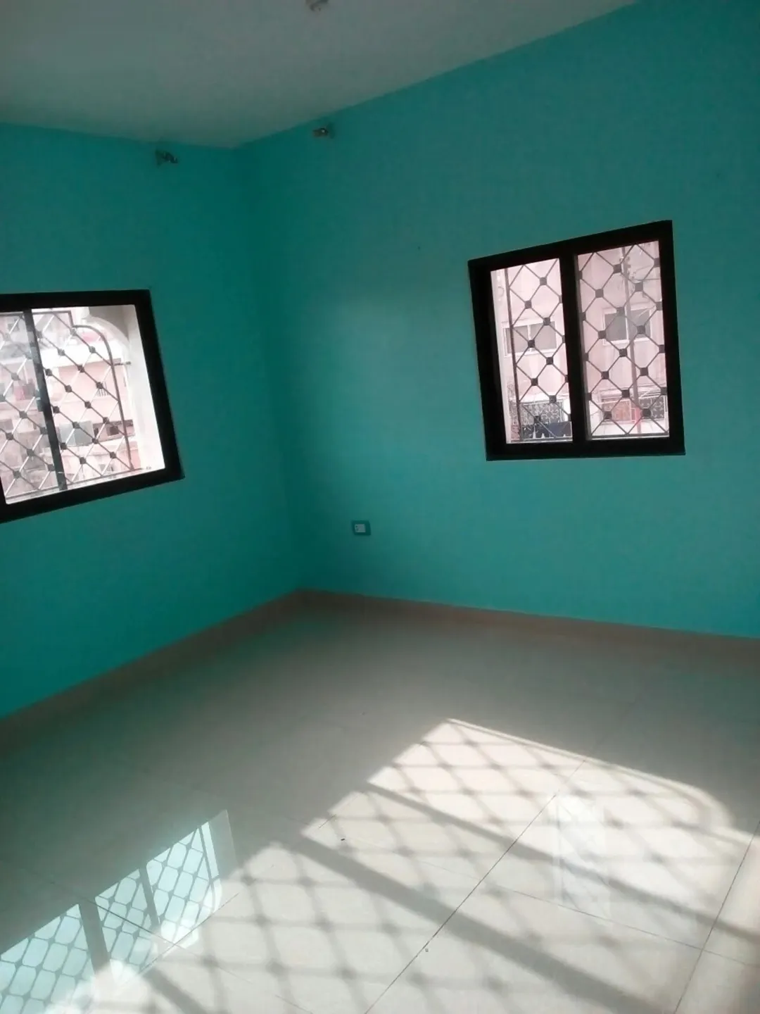 عمارة سكنية للبيع في الهاشمي الشمالي – فرصة استثمارية مميزة