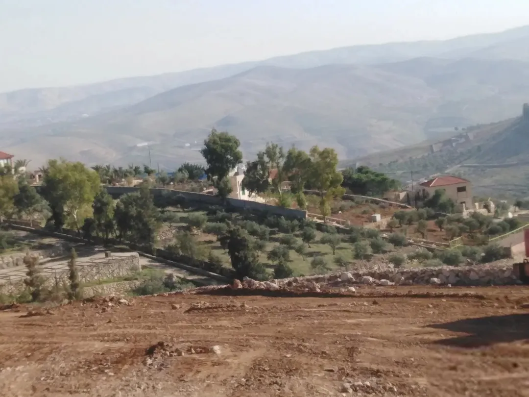 العنيبه منبسطه واصل الخدمات اطلاله رائعة لكامل القطعه