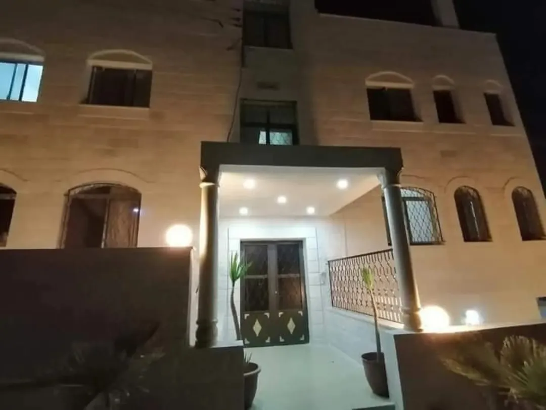 عمارة سكنية مميزة للبيع في المرقب – ماركا الجنوبية
