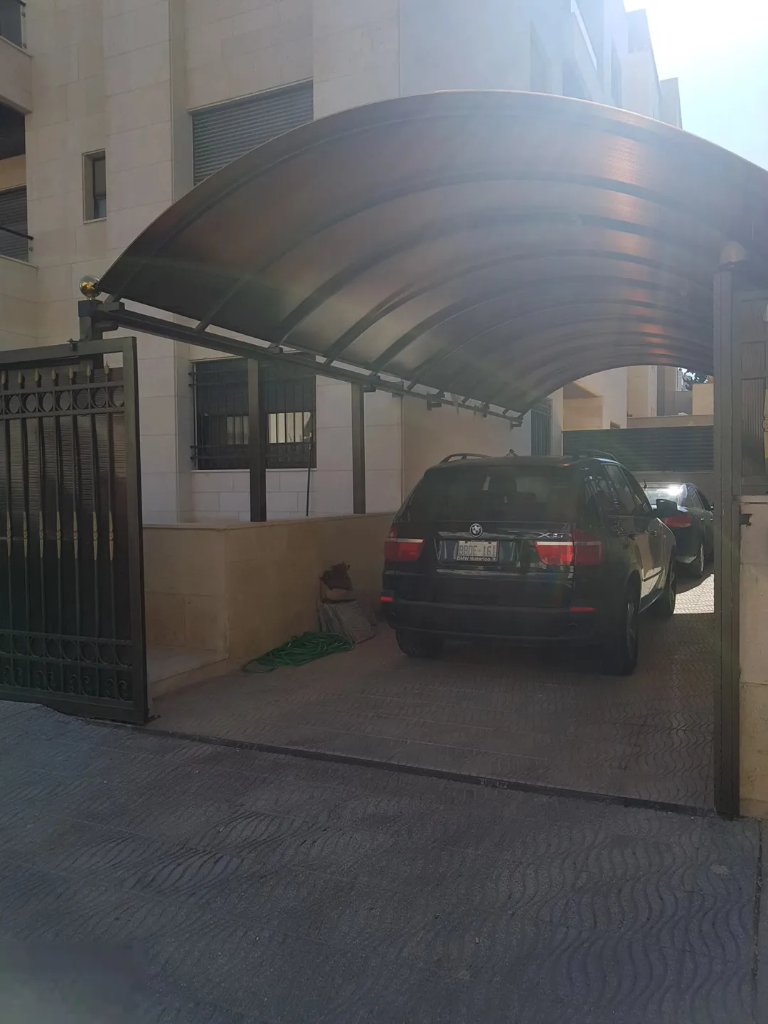 شقة أرضية مفروشة فاخرة للإيجار السنوي في ام اذينة | ID 740661