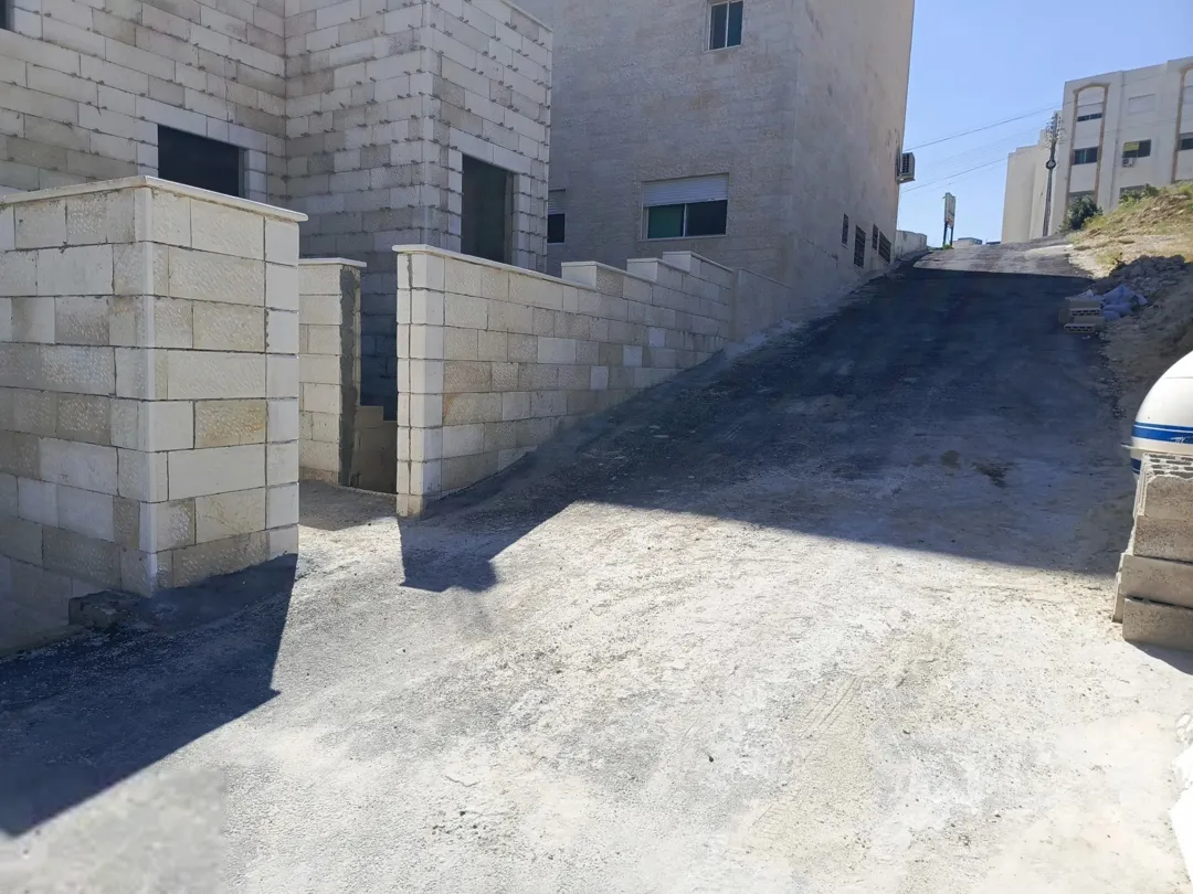 بيت مستقل 3 طوابق للبيع في طبربور