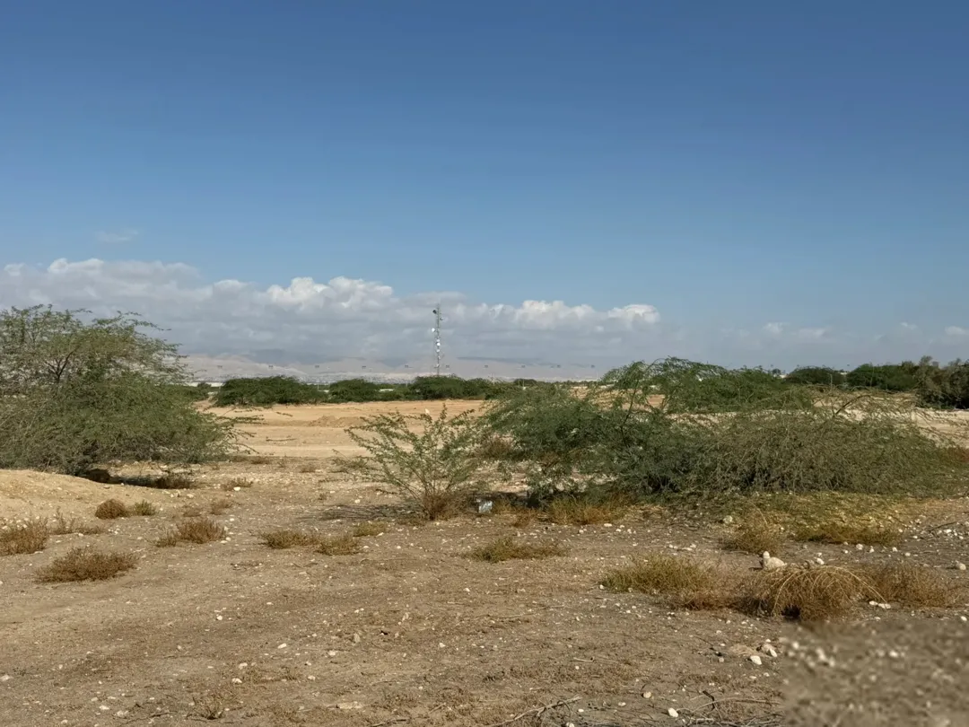 ارض للبيع قرب فندق رمادا – البحر الميت و الكورنيش — صورة 4