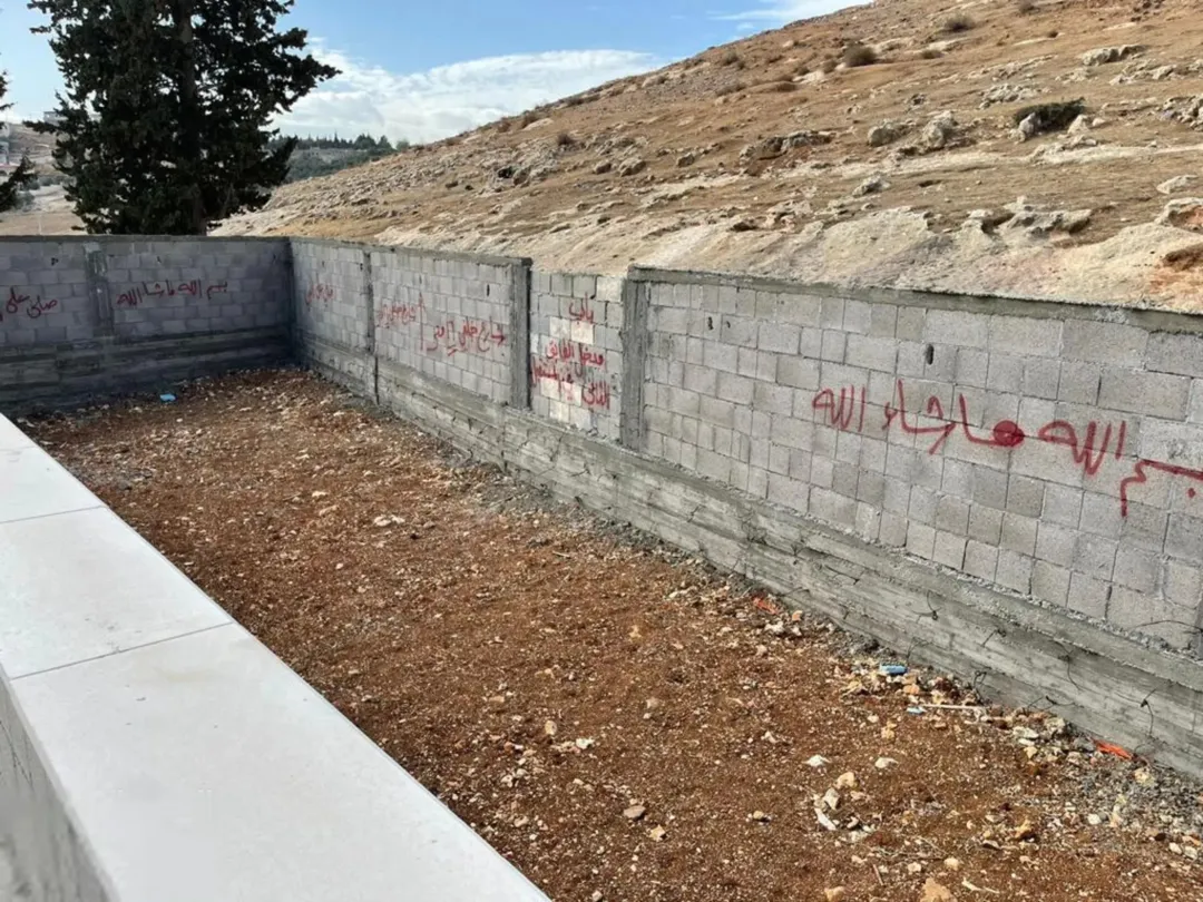 شبه فيلا فاخرة للبيع في أم البساتين