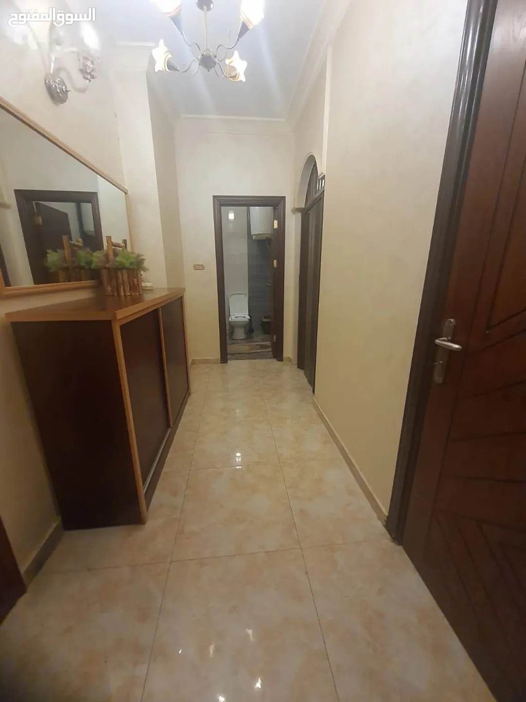 شقة ارضية للبيع – 3 غرف نوم، 193 م²، 90,000 دينار (إعلان 989492)