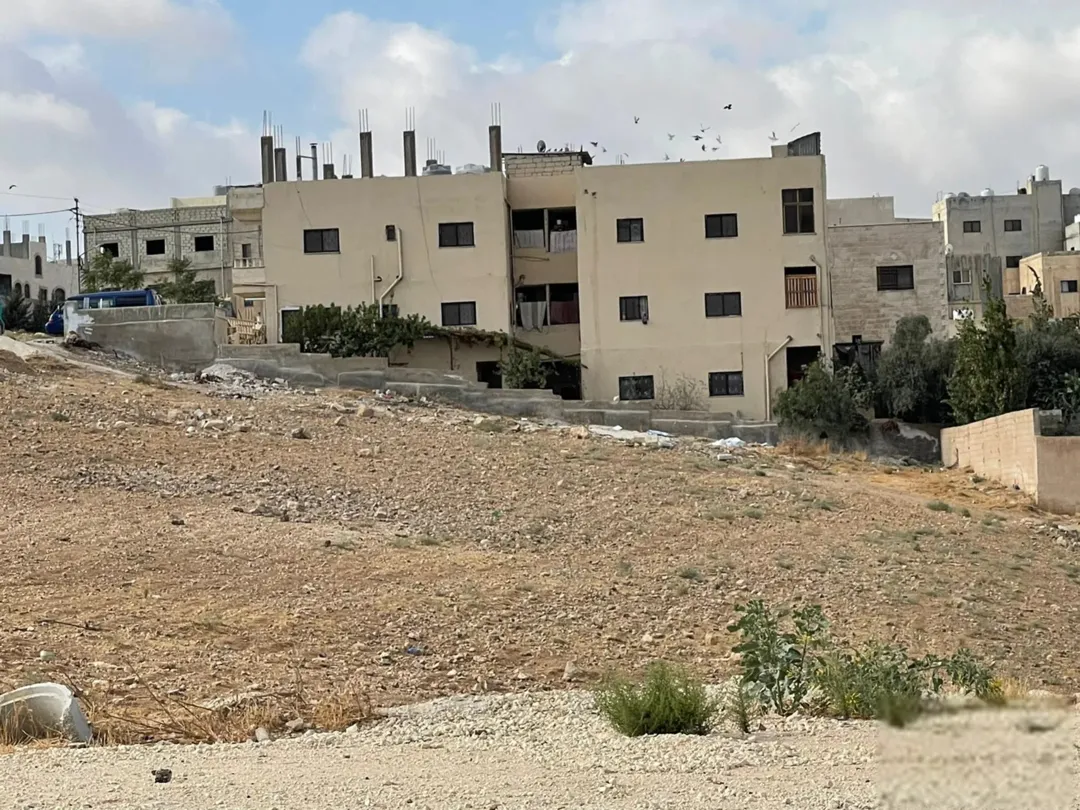 ارض للبيع – عطل الرصيفة- رجم الجيش