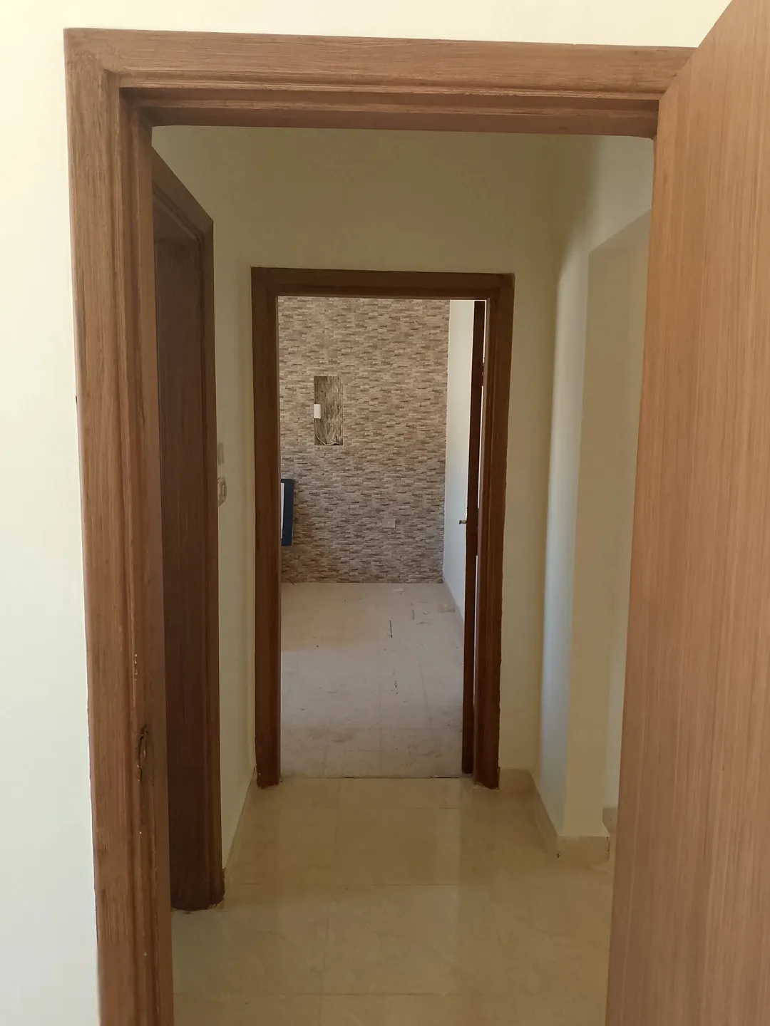 شقه للبيع الجبيهة خلف محكمة شمال عمان
