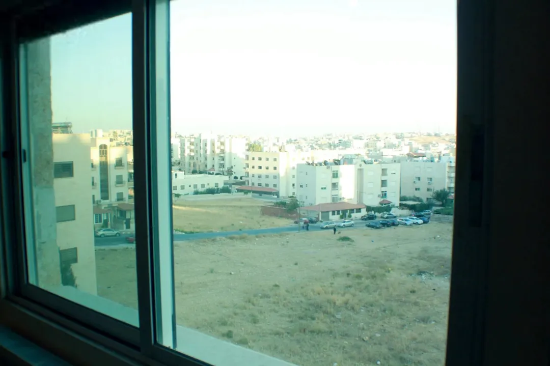 شقة واسعة للبيع في مرج الحمّام – منطقة الحجار