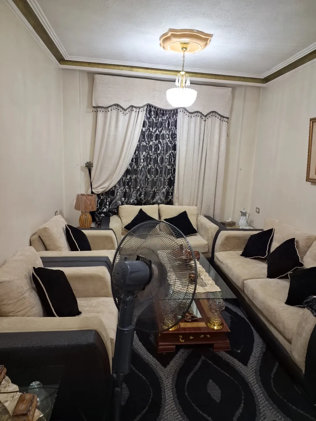 شقة فاخرة للبيع في الجبل الأبيض