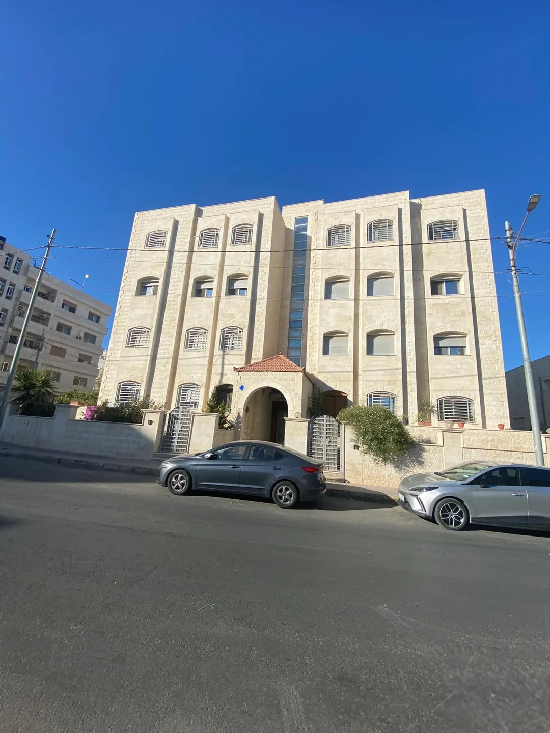 شقة فارغة للبيع مباشرة