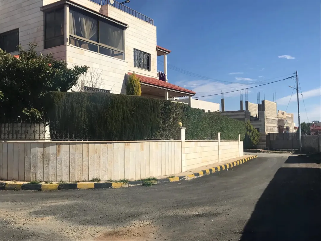 فيلا دوبلكس فاخرة للبيع في اليادودة اشكو