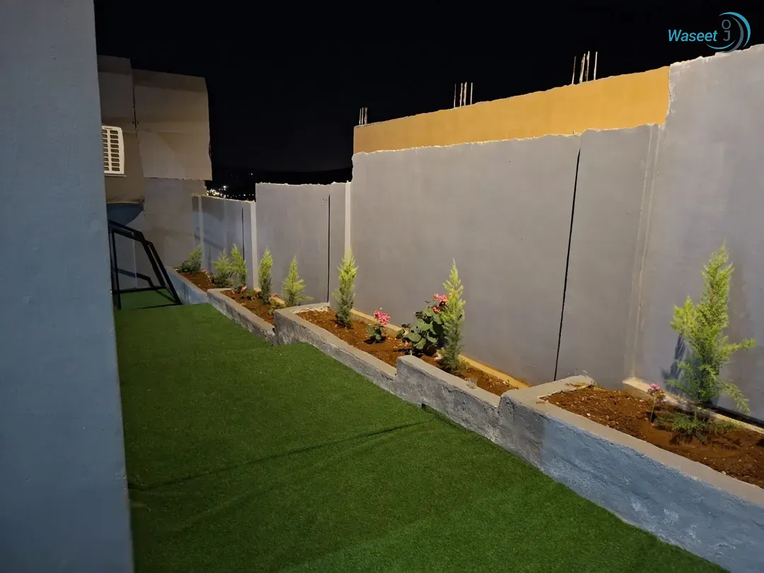 شاليه جاهز جديد فاخر في منطقة عنيبة ام رامح للبيع بسعر مغري