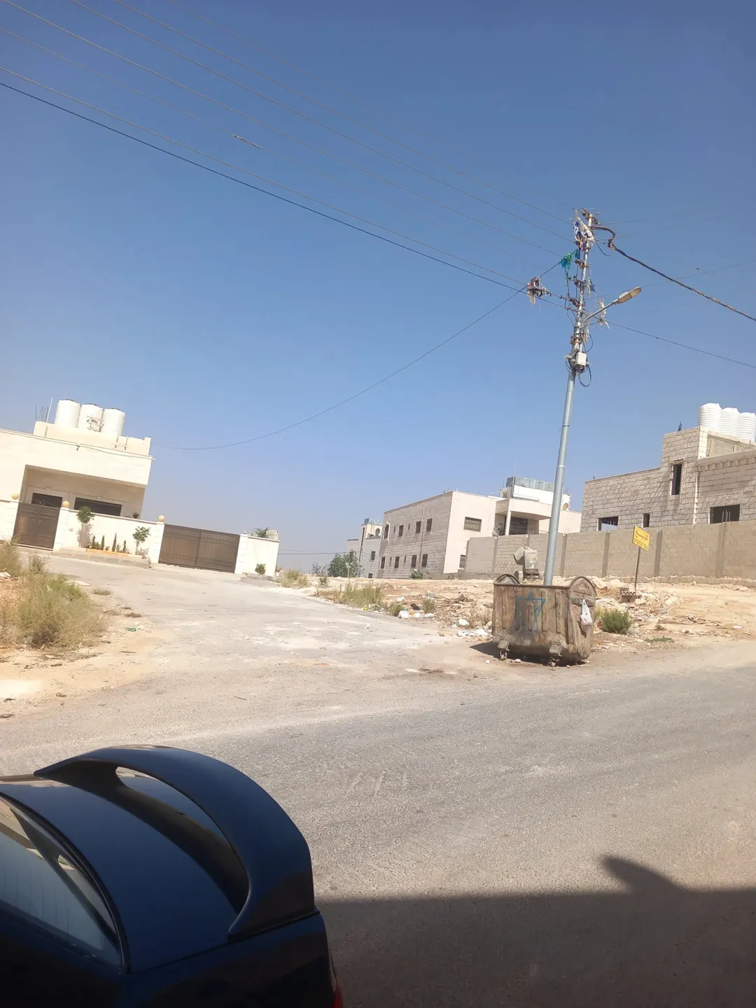 أرض سكنية مميزة في أبو علندا بالقرب من إسكان الكهرباء