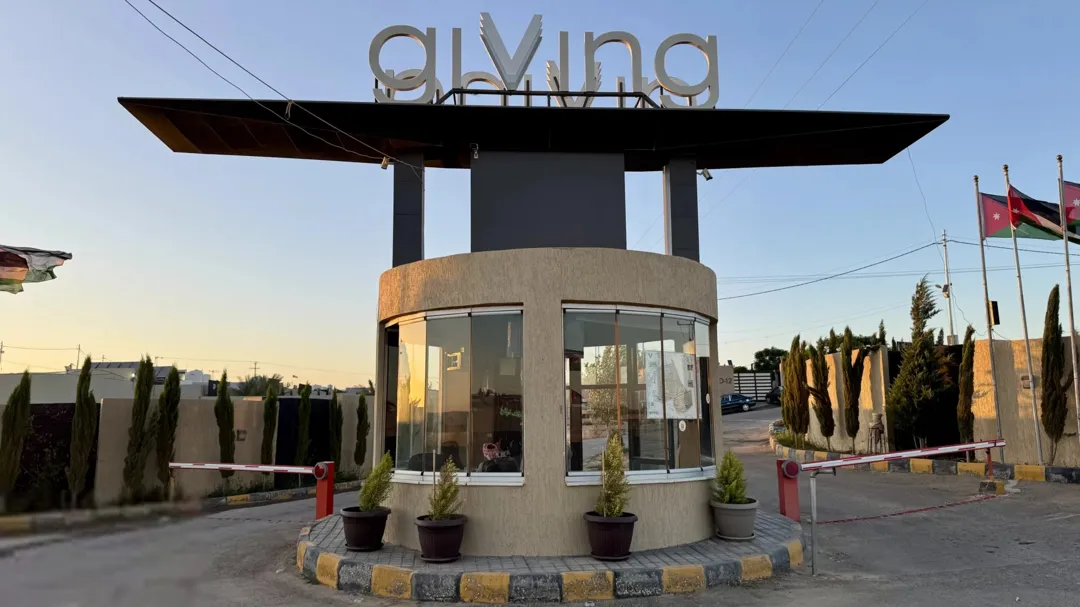 شاليه مستقل للبيع في كمبوند شاليهات Giving – طريق المطار