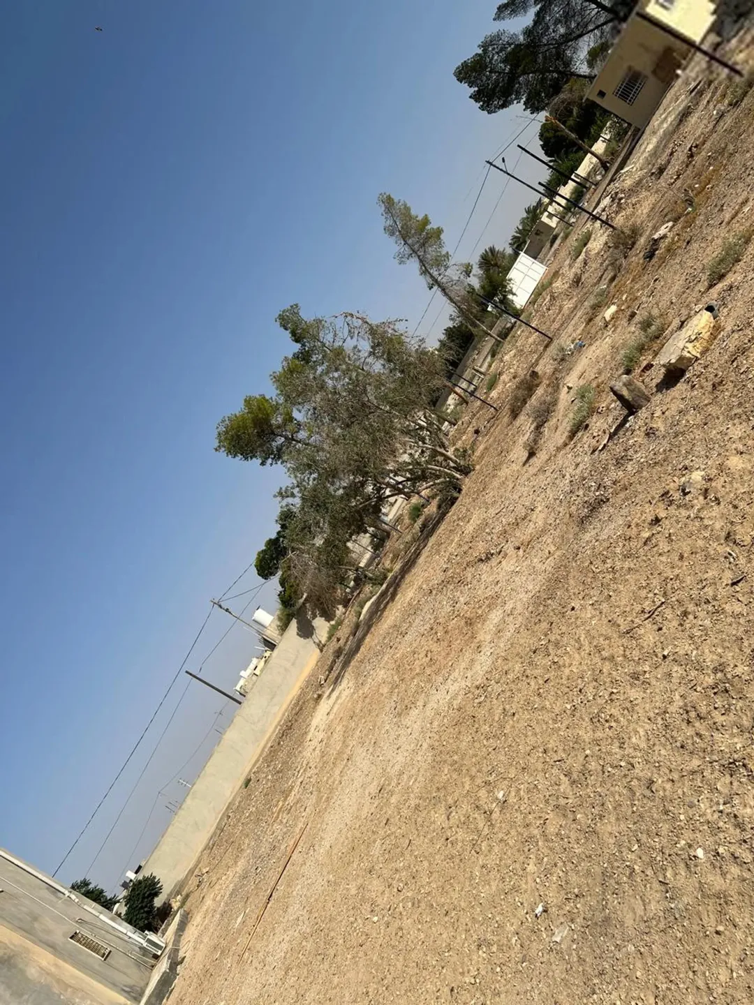 أرض للبيع في أفضل موقع ب الأزرق الجنوبي — صورة 4