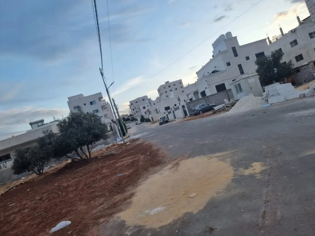 أرض سكنية مميزة للبيع في منطقة فلل – الجويدة، عمان