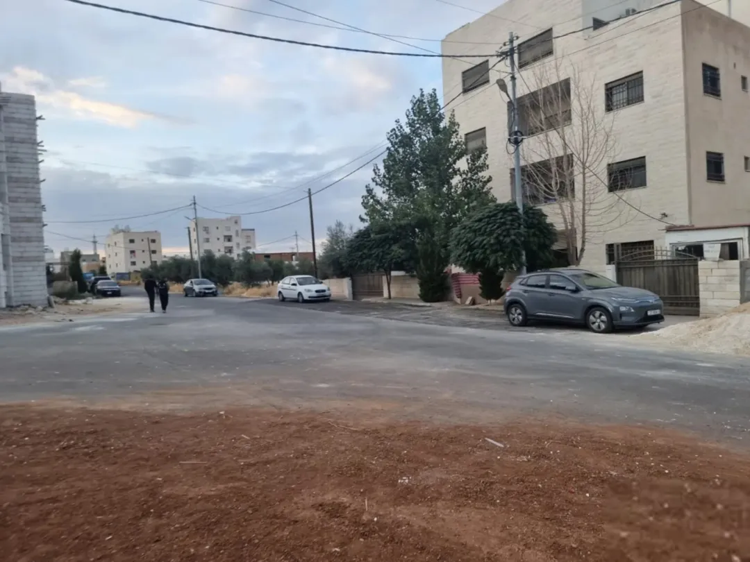 أرض سكنية مميزة للبيع في منطقة فلل – الجويدة، عمان