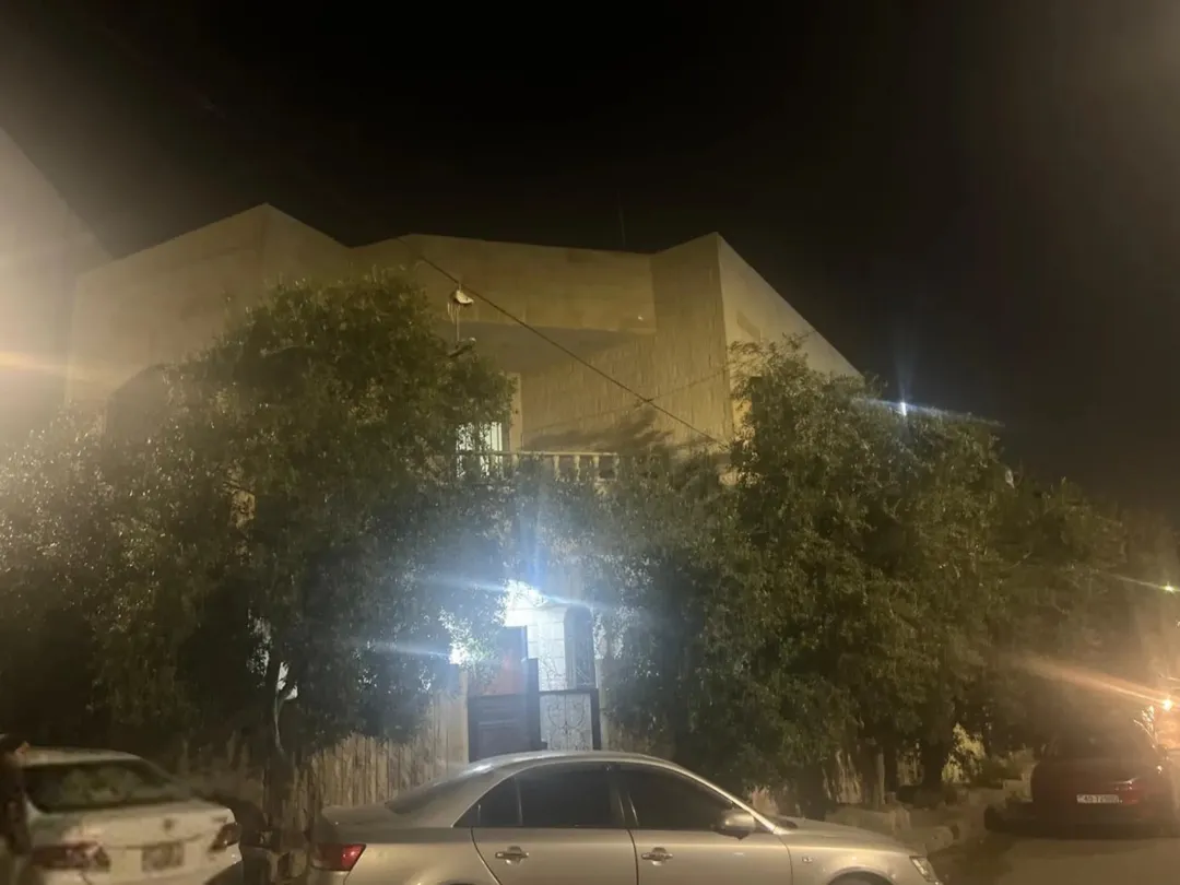 منزل مستقل طابقين للبيع في جبل طارق – الزرقاء