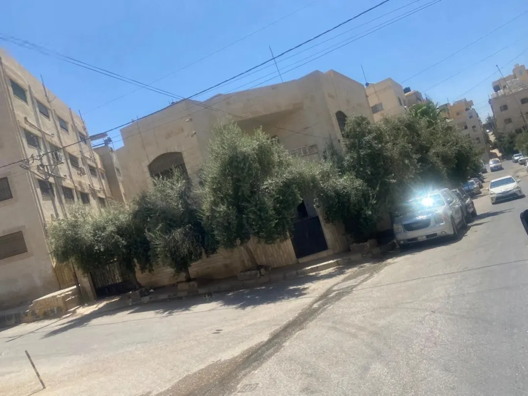 منزل مستقل طابقين للبيع في جبل طارق – الزرقاء