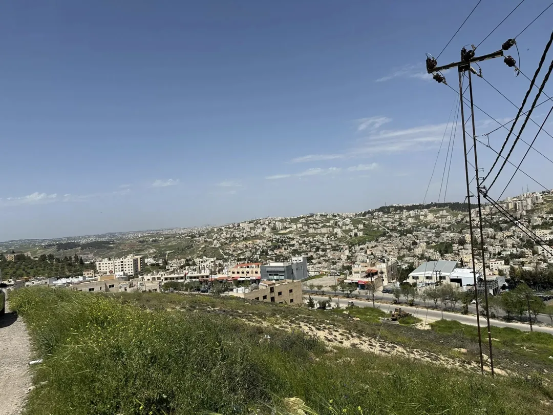 قطعة أرض سكنية للبيع في ناعور