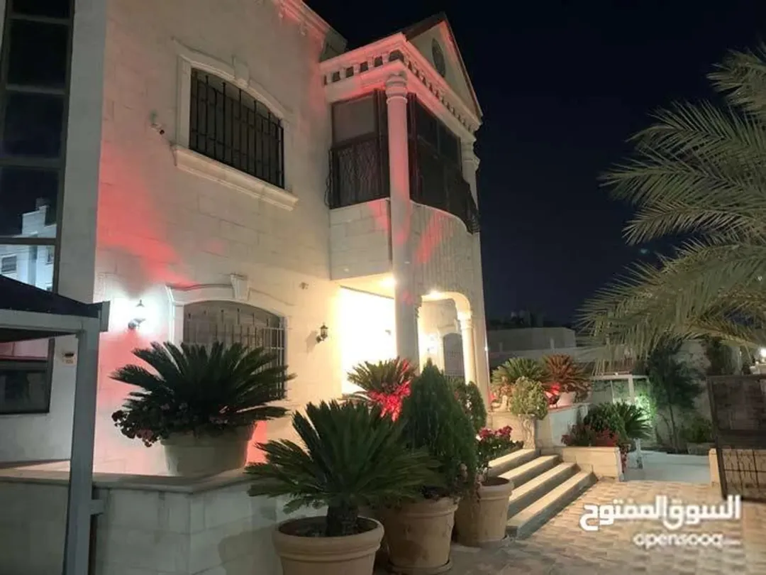 فيلا مستقلة للبيع بسعر مغري مباشرة
