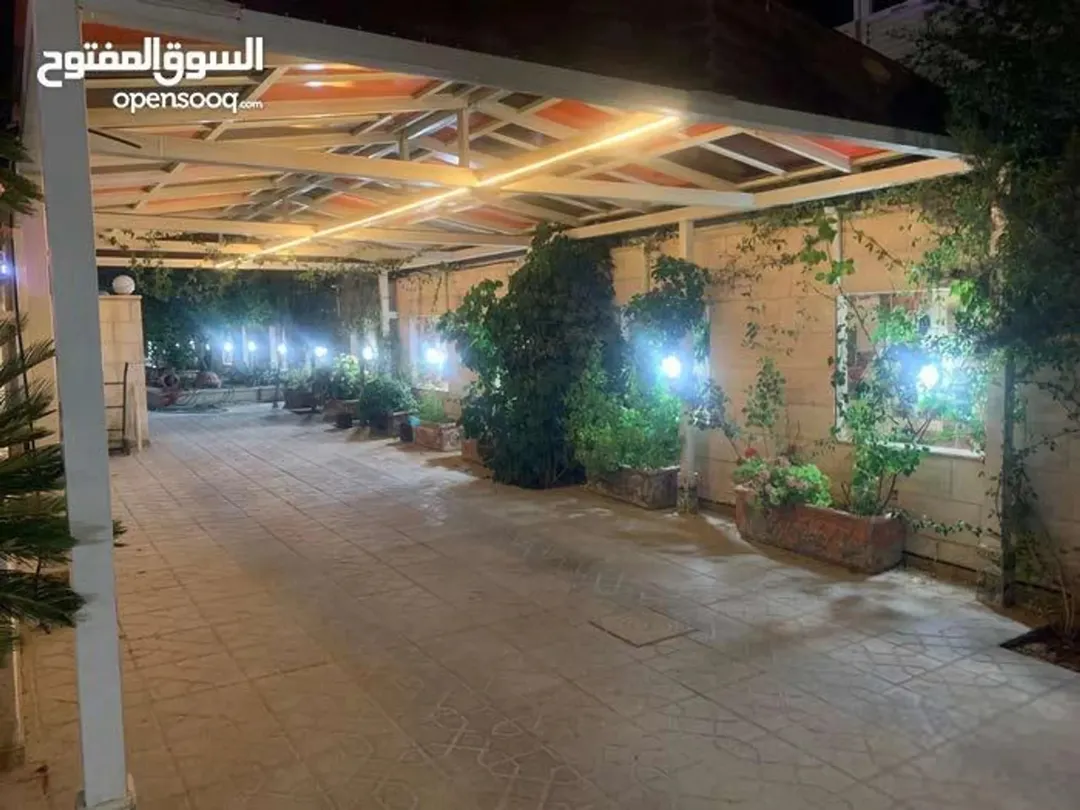 فيلا مستقلة للبيع بسعر مغري مباشرة
