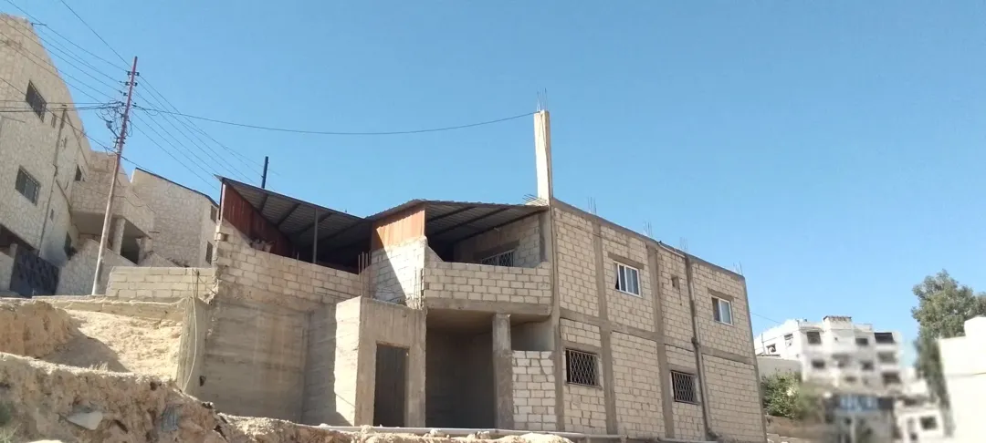 منزل للبيع في الزرقاء – جبل الأمير حمزة