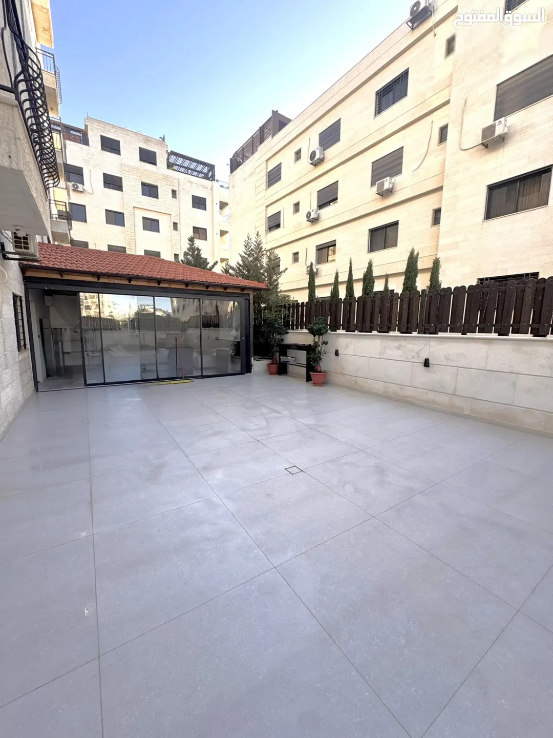 شقة فاخرة للبيع في ضاحية النخيل – عمان