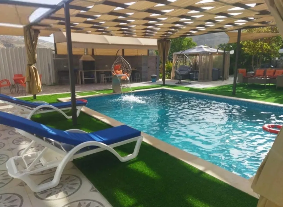 مزرعة للبيع في جرش بمساحة 3.5 دونم مع فيلا ومسبح