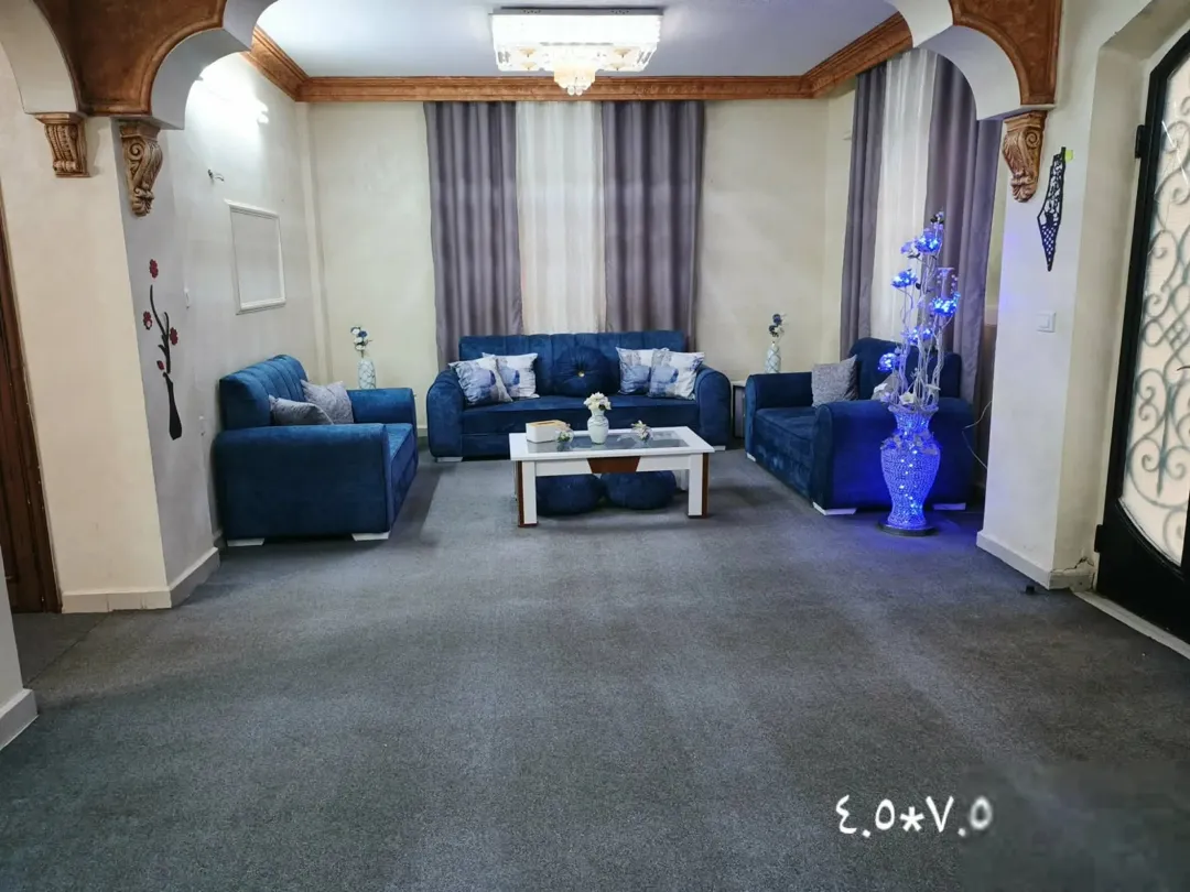 عمارة للبيع في جبل طارق – الزرقاء