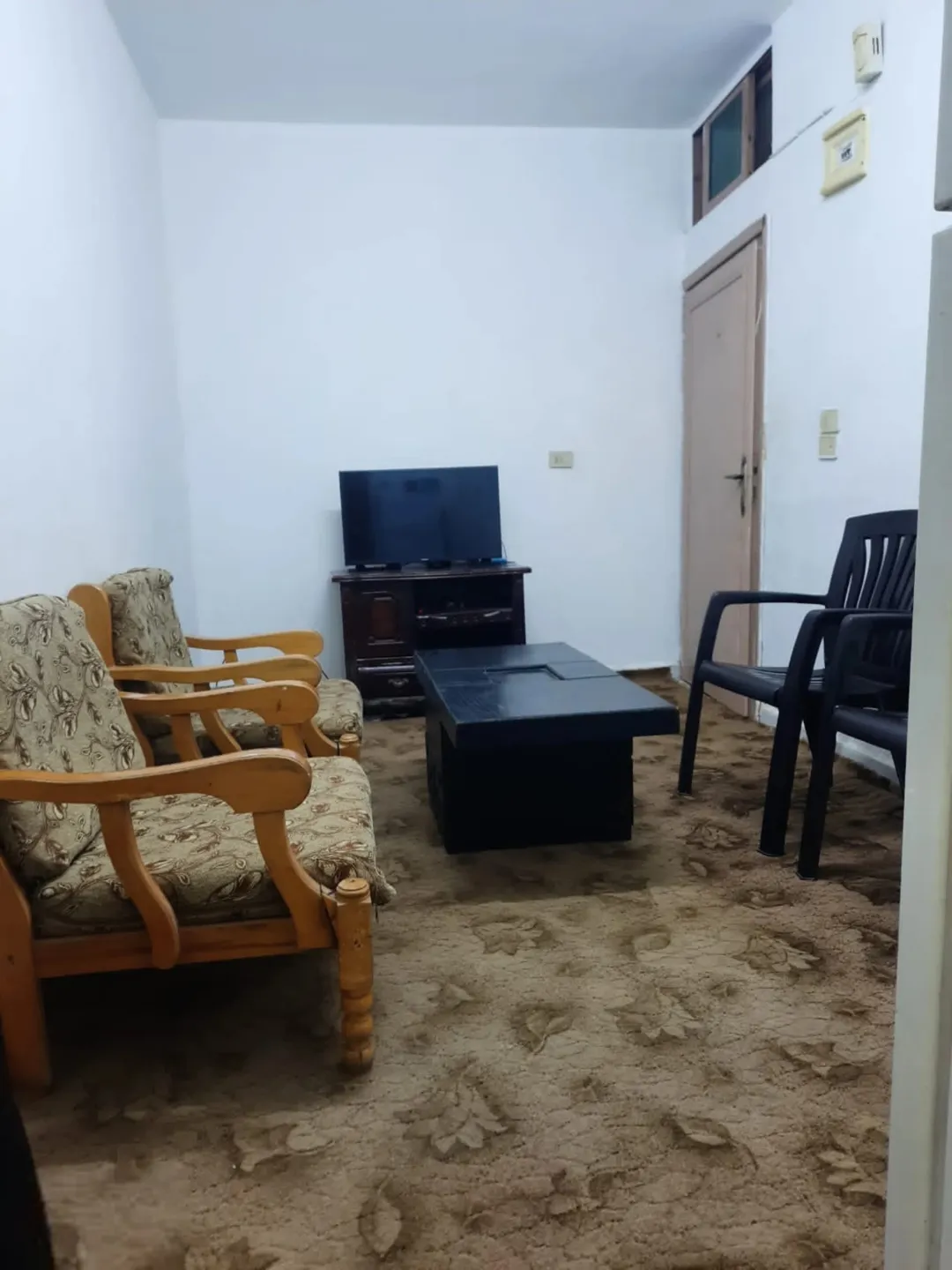 شقة للبيع في إربد – شارع الجامعة بموقع استراتيجي