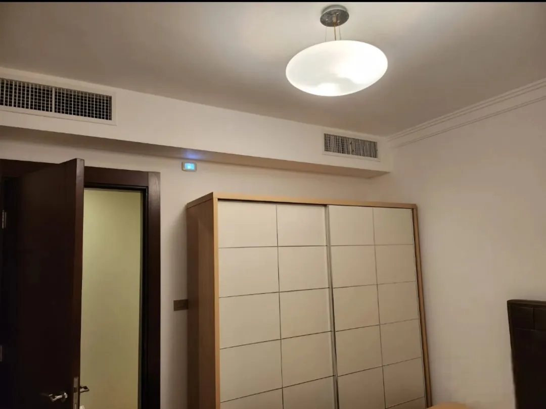شقه دبل سوبر ديلوكس في دير غبار في حاله فوق الممتازه مؤثثه جزئي غير مستخدمه الا لفتره قصيره للبيع