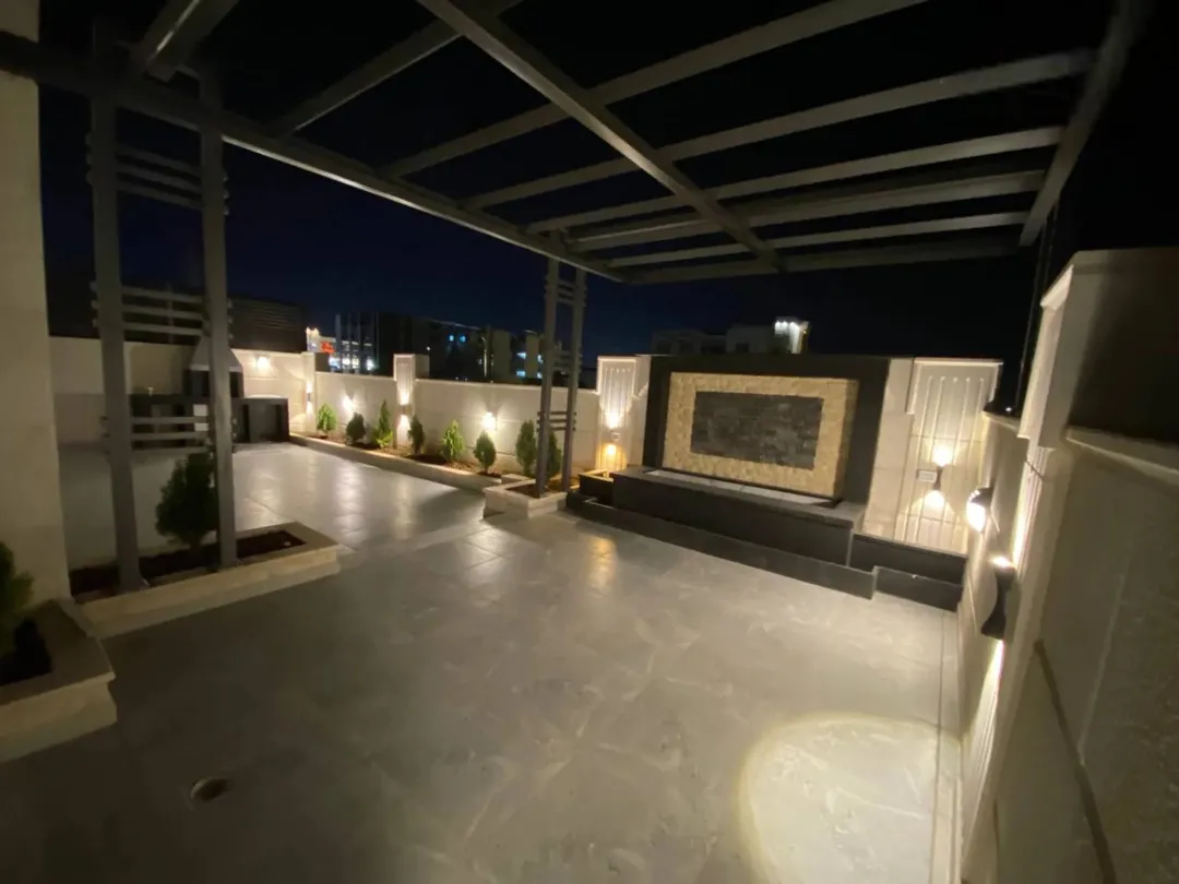 شقق سكنية فاخرة في موقع متميز بين الفلل
