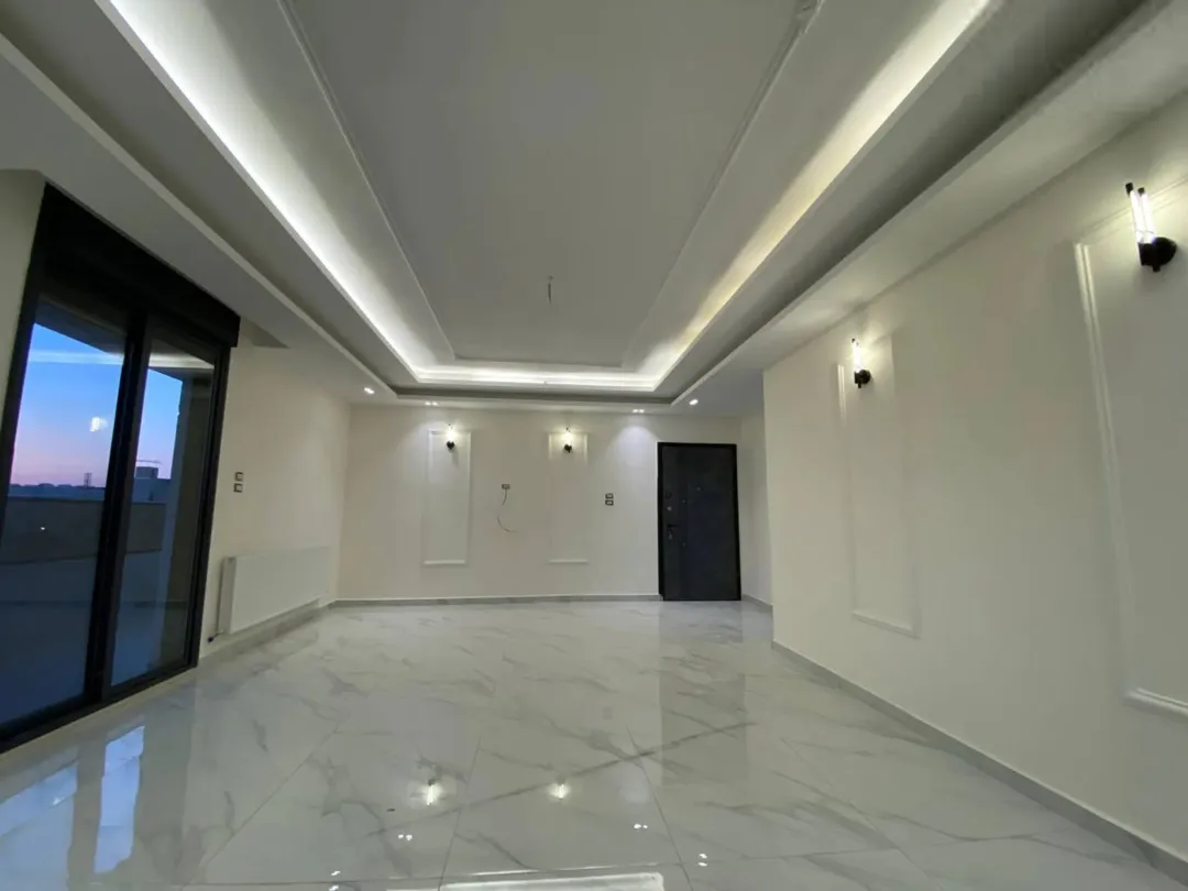 شقق سكنية فاخرة في موقع متميز بين الفلل